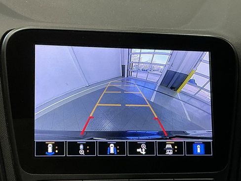 Used 2022 Chevrolet Equinox RS w/ RS Leather Package image 8