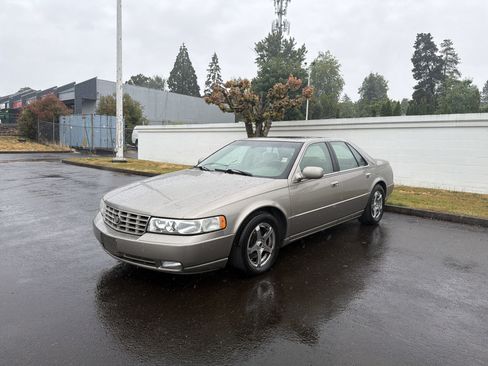 Used 2002 Cadillac Seville SLS w/ Luxury Pkg FWD image 1