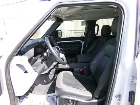 Used 2020 Land Rover Defender 110 SE AWD/4WD image 7