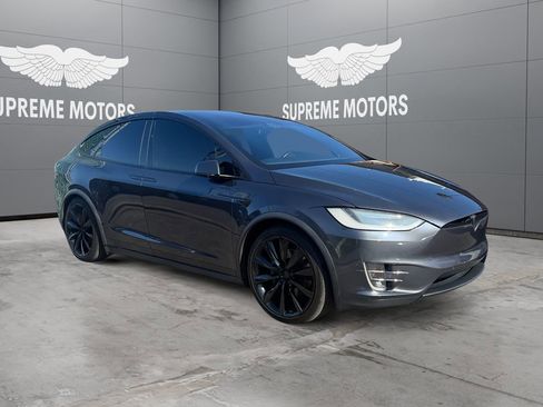 Used 2018 Tesla Model X 75D AWD/4WD image 2
