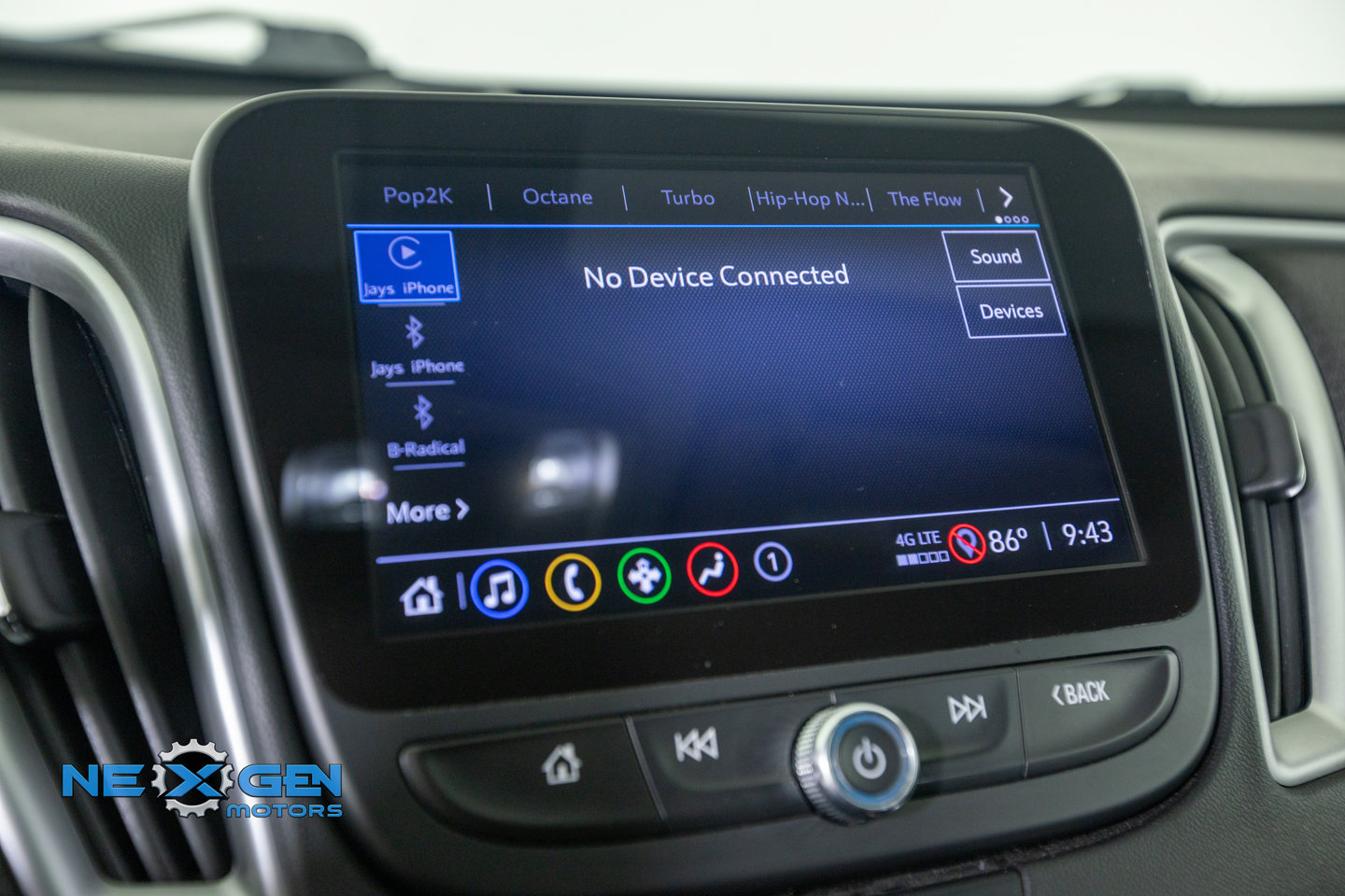 Used 2022 Chevrolet Malibu LT FWD image 18