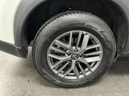 Used 2023 Nissan Rogue S image 32