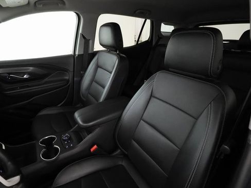 Used 2023 GMC Terrain SLT image 12