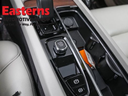 Used 2022 Volvo S60 B5 Momentum image 20