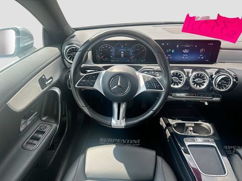 Used 2025 Mercedes-Benz CLA 250 4MATIC image 23