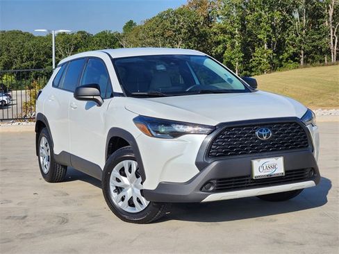 Used 2022 Toyota Corolla Cross L image 1