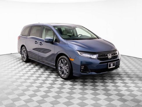 New 2026 Honda Odyssey Touring image 8