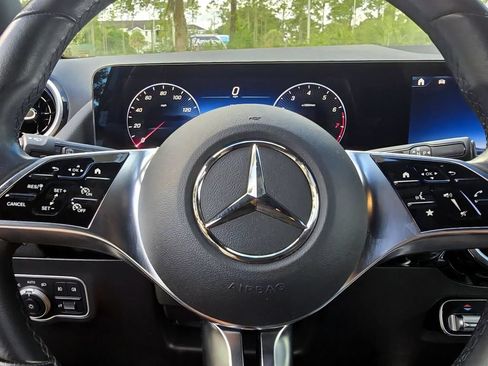 Used 2025 Mercedes-Benz GLA 250 image 29