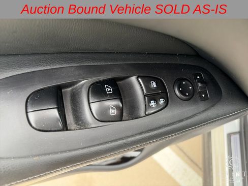 Used 2018 Nissan Pathfinder Platinum FWD image 13
