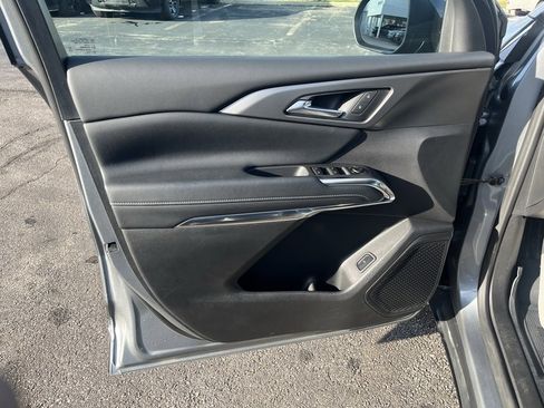 New 2025 Chevrolet Traverse LT w/ LPO, Floor Liner Package image 9