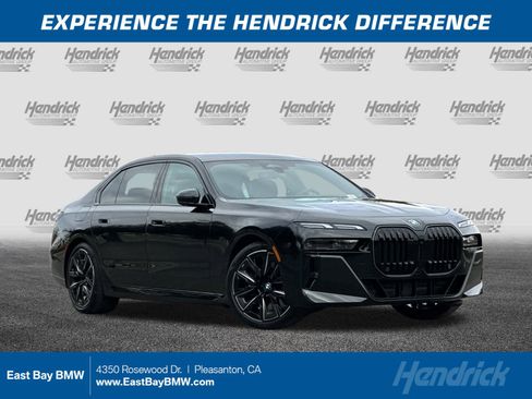 Used 2025 BMW 740i w/ Premium Package image 1