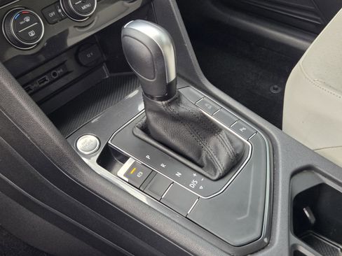 Used 2019 Volkswagen Tiguan SEL FWD image 31