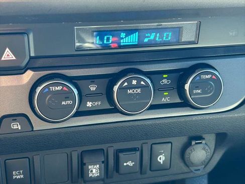 Certified 2023 Toyota Tacoma TRD Off-Road AWD/4WD image 31