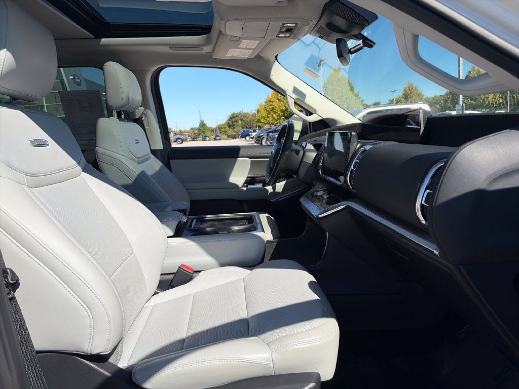 Used 2025 Ford Expedition Max Platinum w/ Driver's Package AWD/4WD image 13
