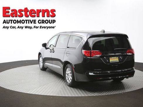 Used 2022 Chrysler Voyager LX image 67