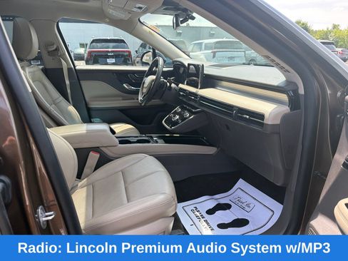 Used 2022 Lincoln Corsair AWD w/ Premium Package image 24
