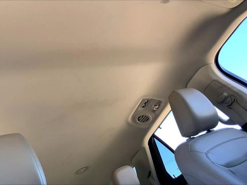 Used 2023 Ford Explorer Limited image 13