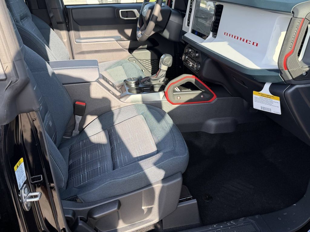 New 2026 Ford Bronco Heritage Edition AWD/4WD image 9
