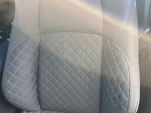 Used 2022 Toyota C-HR XLE image 9