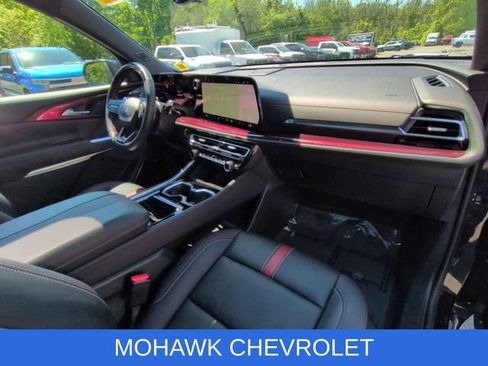 Used 2024 Chevrolet Traverse RS AWD/4WD image 31