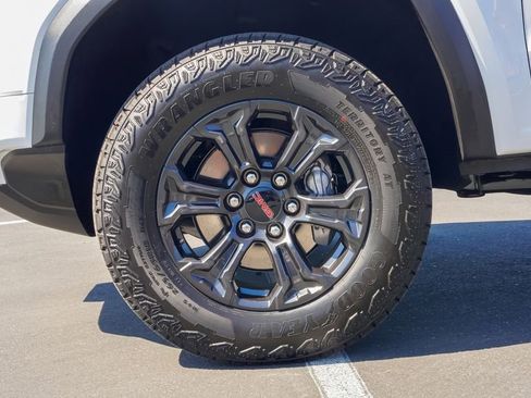 Used 2025 GMC Canyon Elevation image 11