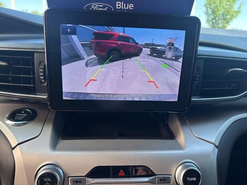 Certified 2021 Ford Explorer XLT w/ Equipment Group 202A RWD image 19