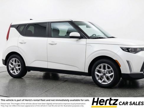 Used 2025 Kia Soul LX w/ LX Technology Package FWD image 1