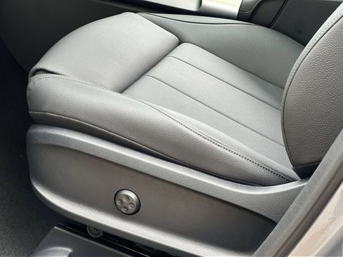 New 2026 Mercedes-Benz GLB 250 4MATIC image 19