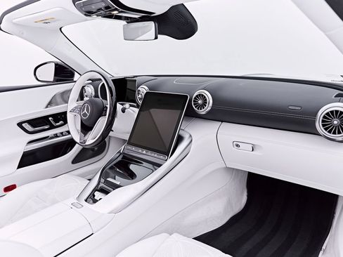 Used 2026 Mercedes-Benz Maybach SL 680 image 58
