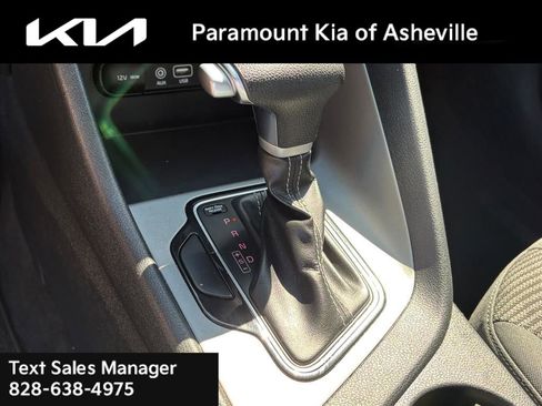 Used 2018 Kia Niro LX image 26