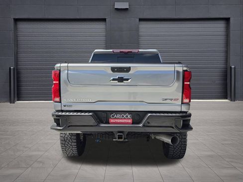 Used 2025 Chevrolet Silverado 2500 ZR2 w/ Technology Package AWD/4WD image 3