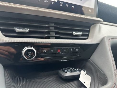 New 2026 Ford Explorer Active AWD/4WD image 41