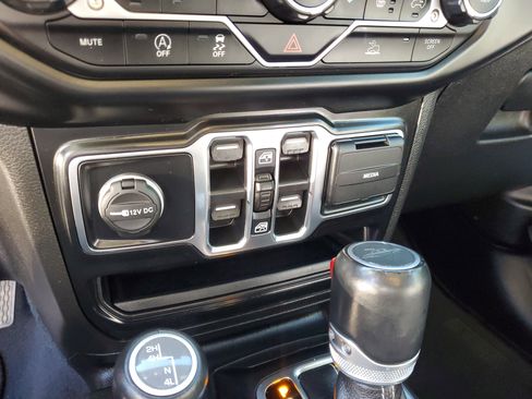 Used 2022 Jeep Gladiator Overland w/ Popular Equipment Package image 23