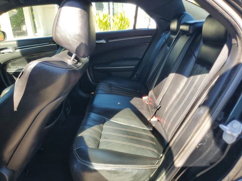 Used 2019 Chrysler 300 S image 10