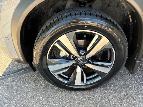 Used 2023 Nissan Rogue SL w/ SL Premium Package AWD/4WD image 17