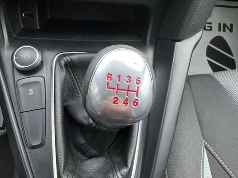 Used 2017 Ford Focus ST image 48