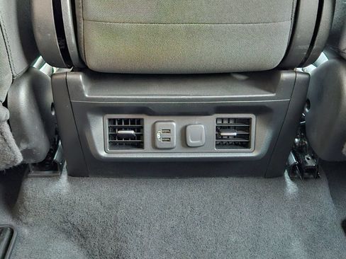 Used 2021 Chevrolet Silverado 1500 LT w/ Safety Package II AWD/4WD image 27