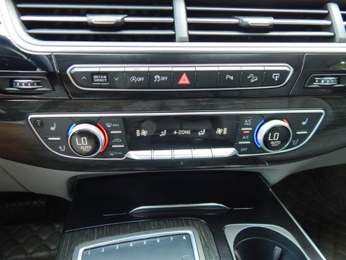 Used 2017 Audi Q7 3.0T Prestige image 34