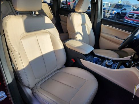 Used 2025 Jeep Grand Cherokee Limited AWD/4WD image 18