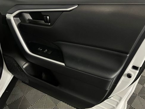 Used 2025 Toyota RAV4 LE image 31