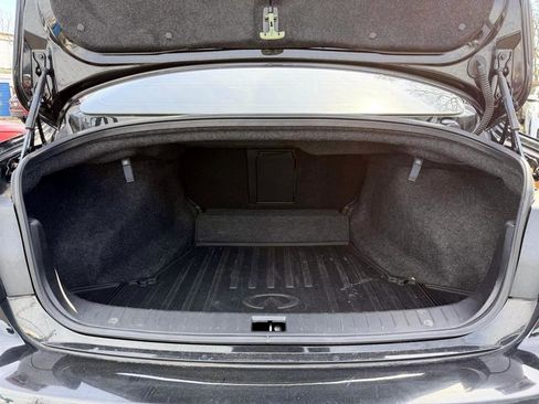 Used 2018 INFINITI Q50 Luxe w/ Essential Package (3.0T Luxe) image 8