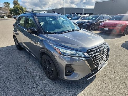 Used 2021 Nissan Kicks SR w/ SR Premium Package image 7