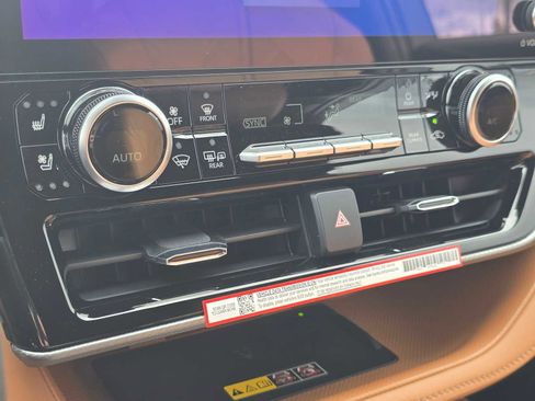 New 2026 Toyota Highlander Platinum image 33