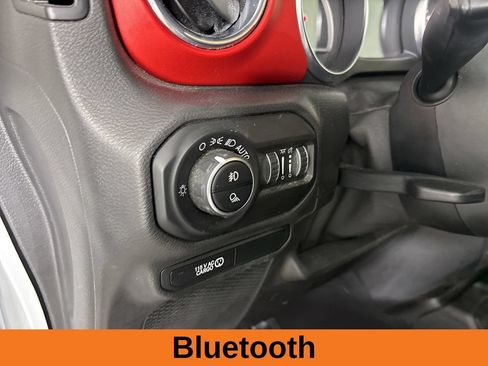 Used 2020 Jeep Gladiator Rubicon AWD/4WD image 11