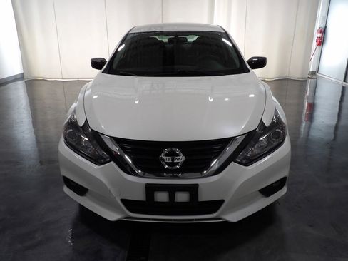 Used 2017 Nissan Altima 2.5 SR w/ Midnight Edition Package image 2