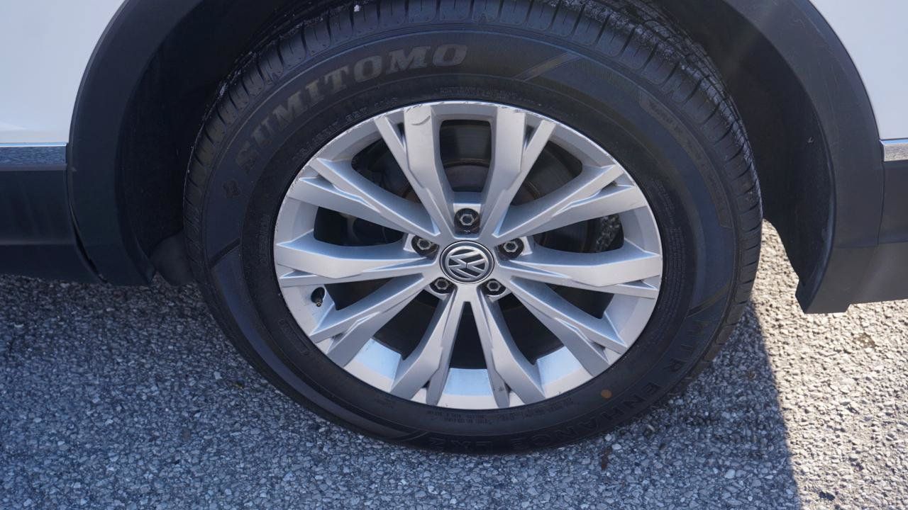 Used 2018 Volkswagen Tiguan SE FWD image 17