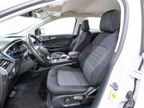 Used 2021 Ford Edge SE image 15