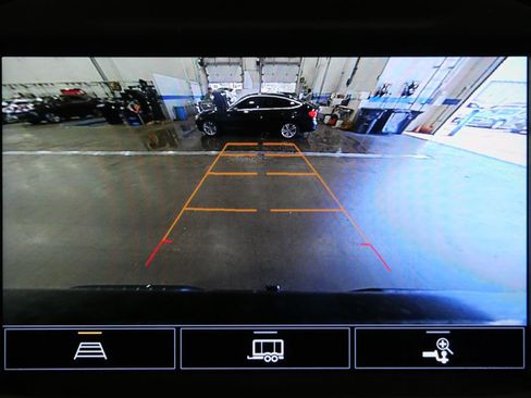 Used 2021 Chevrolet Silverado 1500 LT Trail Boss w/ Convenience Package II AWD/4WD image 17