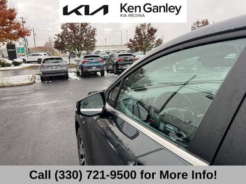 Used 2025 Kia Sportage EX image 25