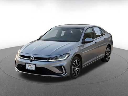 Used 2025 Volkswagen Jetta SE image 7